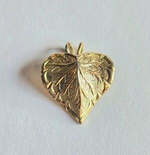 Golden leaf pendant charm gold tone fall autumn nature jewelry heart